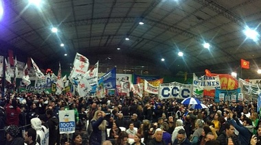 Contudente respaldo al Astillero: "Lo va a tener que dinamitar con 3,500 familias adentro"