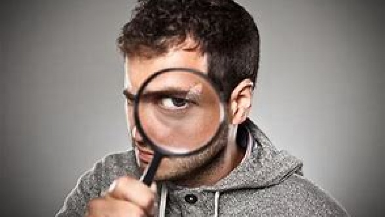 Todo lo ve y lo oye: crece la influencia de la Consultora M&C en la vida de los Medios platenses