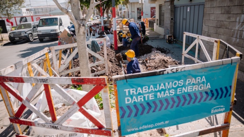 Edelap renueva las redes subterráneas que abastecen a 5800 usuarios en La Loma