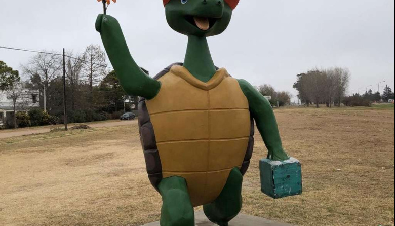 Grave denuncia del intendente de Peuhajó: Bullrich y Adorni quieren que se ahogue Manuelita