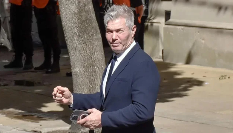 Burlando juró como abogado en Tucumán para intervenir en la causa por censura previa a periodistas