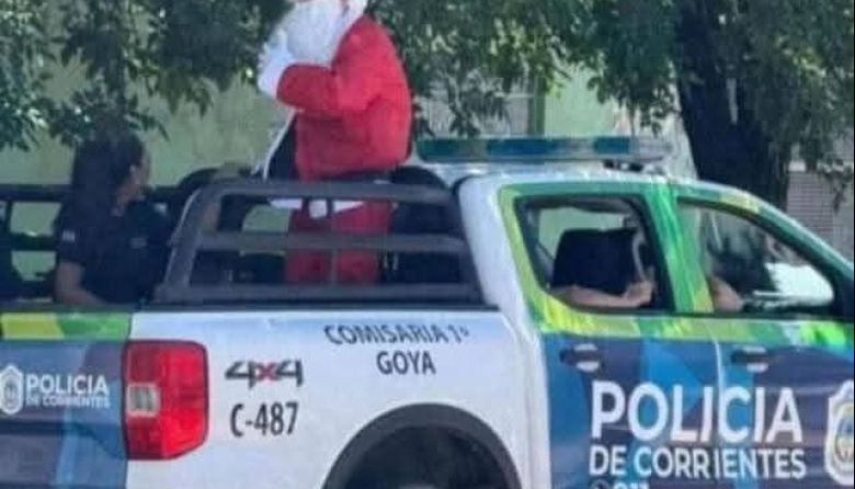 Reproches y piñas: escándalo con un Papa Noel correntino por un regalo que no llevó hace muchos años