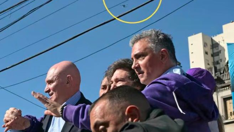 Se pueden hacer unos bocadillos: el gobierno dijo que a Milei le tiraron piedras pero se descubrió que fue un brócoli y una berenjena