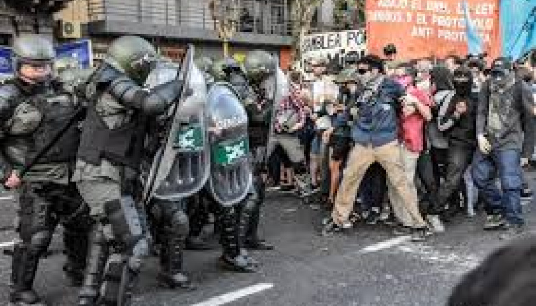 Bastonazos, bolsillazos, sobornos y traiciones: el demoledor editorial de Víctor Hugo Morales