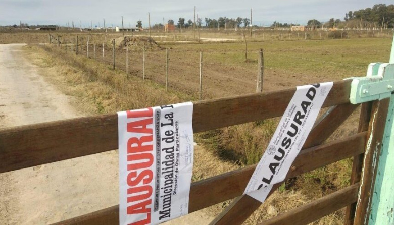 Barrios privados (de legalidad): allanamientos por la venta de lotes truchos en La Plata