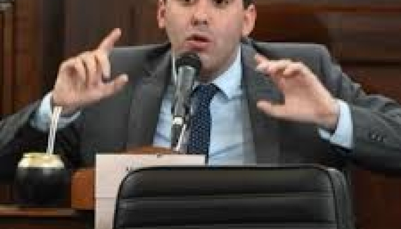 Panqueque Feroz: un concejal macrista que el año pasado había levantado la bandera de la Memoria, este año no acompañó