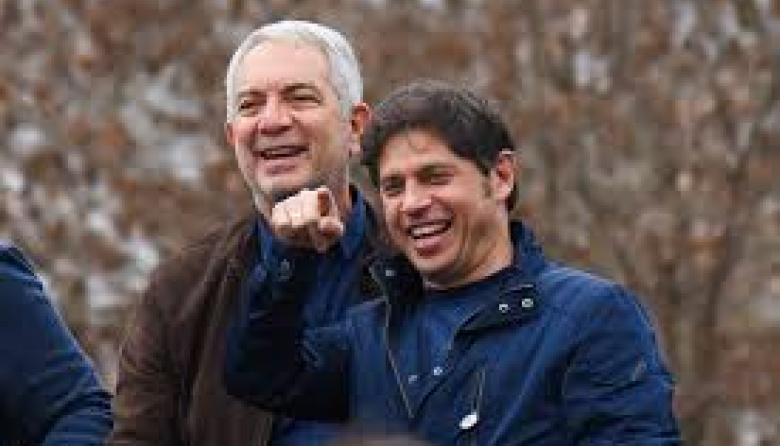 Entregan elementos a 16 Escuelas Bonaerenses: Miei desfinancia, Axel y Alak, equipan