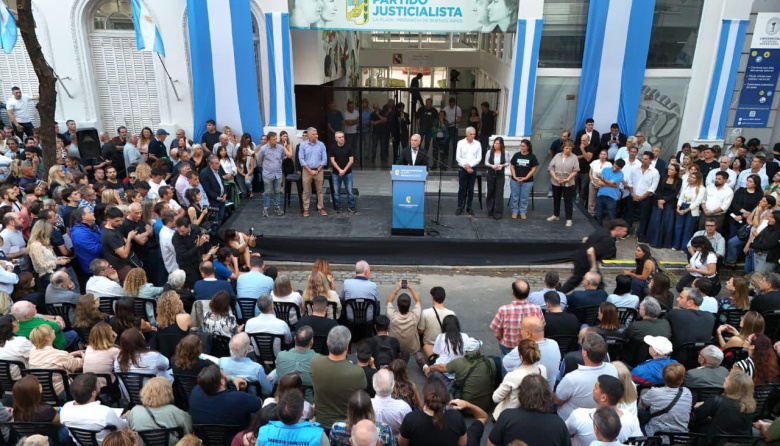 Con Axel Presidente: tras asumir la presidencial del PJ La Plata, Alak instó a constituir un Frente Patriótico para recuperar la Patria en 2027