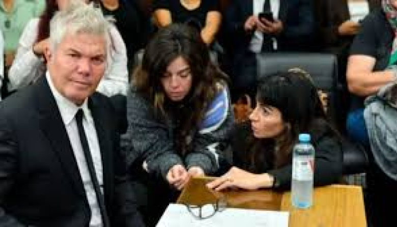 Para defenderse, Luque mostró horrorosas imágenes del cadáver de Diego y Giannina se descompensó