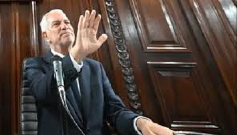 Hay plata en La Plata: aprobaron la rendición de cuentas de Alak con un superávit de $3.900 millones pero LLA y el PRO se levantaron de sus bancas durante la sesión