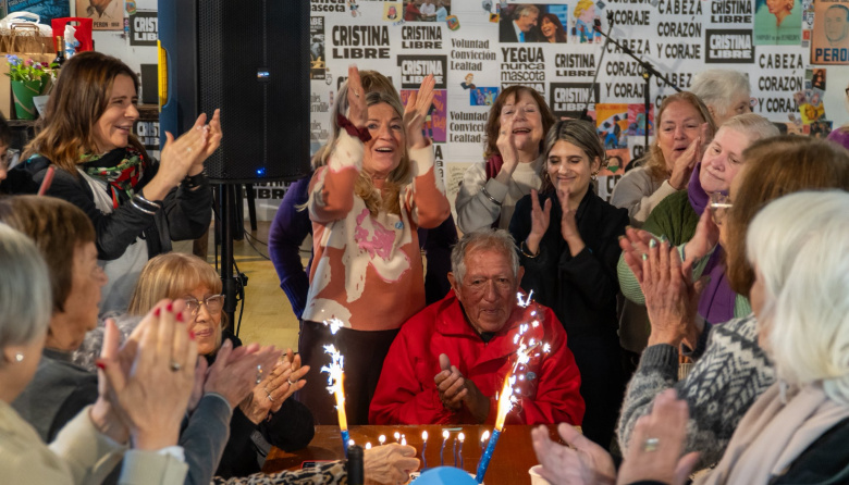 Viejo es el viento y todavía sopla fuerte: celebró sus 10 años el Grupo de Mayores de La Cámpora La Plata