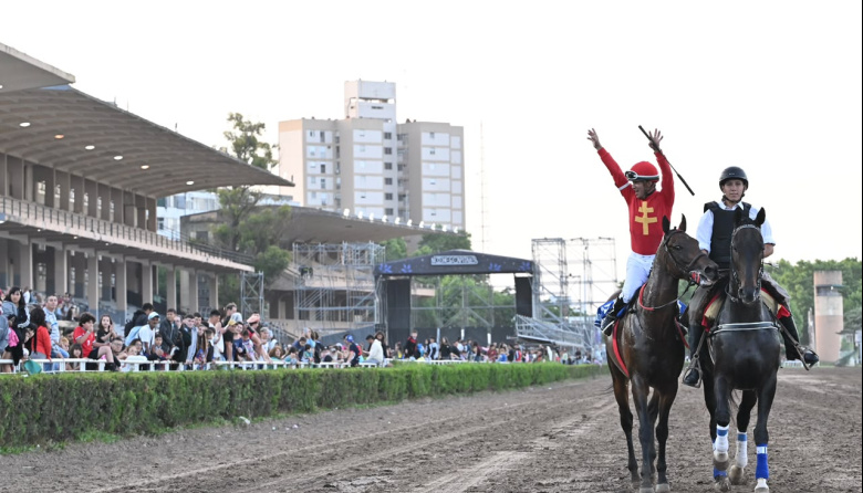 Habrá importantes premios:  convocan a artistas de la Provincia para crear el trofeo del Gran Premio Dardo Rocha