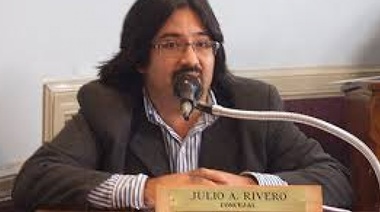 Para vencer a "Fútbol para Pocos" proponen instalar pantallas gigantes en las plazas