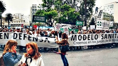 Los farmaceúticos sacaron a la calle su rechazo a Farmacity