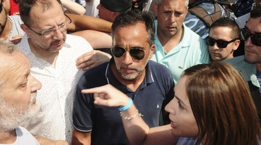 Ante un piquete se bajó del auto y los encaró: Vidal se animó a hacer lo que no haría ningún político hombre