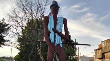 Muñecos de Fin de Año: salen a controlar que no les hagan otro Negro del Whatsapp