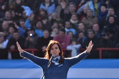 En Atenas: Cristina eligió La Plata para lanzar su campaña para la batalla electoral de octubre