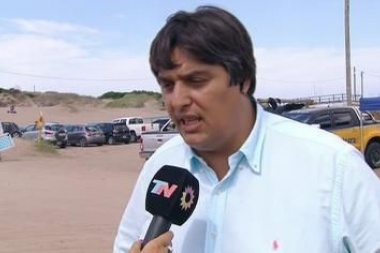 Pinamar: gobernó un año y medio y ahora lo acusan de haberse tomado hasta el agua de los floreros