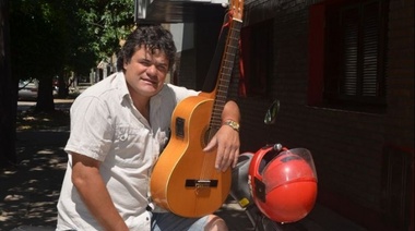 Alma de cantor: el sueño de ganar el Faro de Oro hace recorrer miles de kilómetros en moto al tucumano Gastón Pavesi