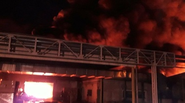 Suspensiones y descuentos en sueldos tras el Incendio en Mafisa: los platos rotos los pagan los trabajadores