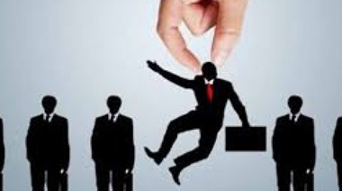 El gobierno nacional ofrece 30 sueldos en cuotas a los Estatales que quieran retiro voluntario