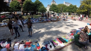 En La Plata operan 5 mil manteros, en  un negocio de $70 mil millones al año