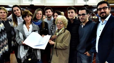 Por su labor en el Hospital de Niños: se llama doctor Juan José Castro la bajada de la autopista en Villa Elisa