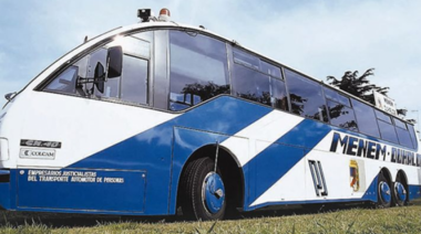 Nunca taxi, papeles al día: Duhalde vende el Menemóvil en 40 mil dólares y dice que usará la plata para reorganizar el PJ