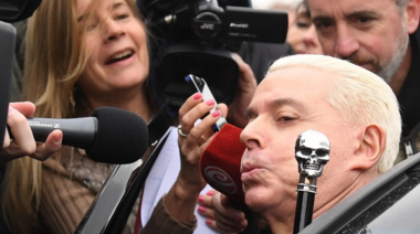 El juez al que le apretaron el cogote, lo terminó poniendo en la guillotina