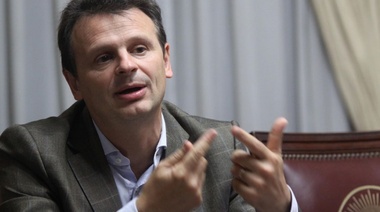 "Funcional a Macri": Pichetto no alcanzó a subir a la autopista que ya lo estaban atendiendo