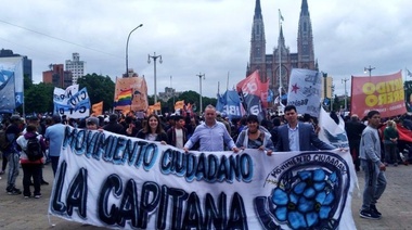 Con la hermana de CFK, organizaciones sociales fueron a Plaza Moreno a decirle no al Código de Convivencia que propone Garro