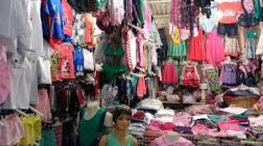 Para ver si pueden frenar la venta callejera, aprobaron la creación de otra "feria paraguaya", ahora llamadas Paseos de Compras