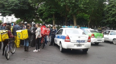 Está grave el repartidor de Glovo asaltado y sus compañeros salieron a protestar