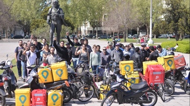 En La Plata siguen  "cazando"  repartidores de Glovo
