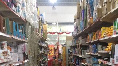 ¿Y ahora que van a decir, que fue un simulacro?: entre 20 y 30 personas atacaron las góndolas de otro supermercado en Tolosa