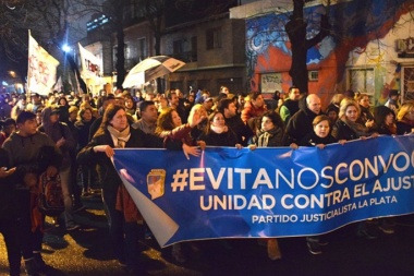 PJ platense: consignas a plantarse contra el ajuste durante el homenaje a Evita