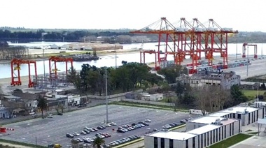 Una companía brasileña empieza a operar la terminal  de contenedores y es una señal de vida para el Puerto Fantasma La Plata