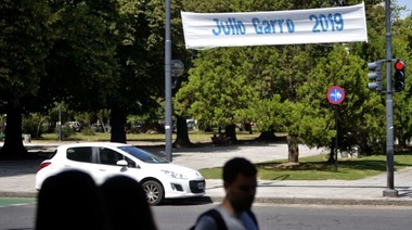 Por si quedaban dudas de sus intenciones, la barra Cambiemos cantó: "Borombomón, para Julio la reelección"