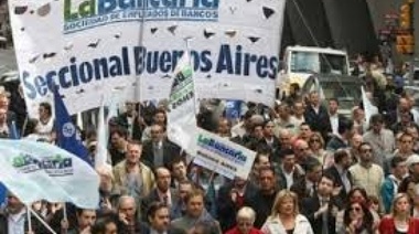 Bach adelantó la participación de los trabajadores bancarios en la marcha nacional del 4 de abril