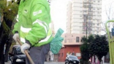 Sigue la polémica por los barrenderos que, según Garro, no quisieron barrer 4 horas por día a $10 mil por mes