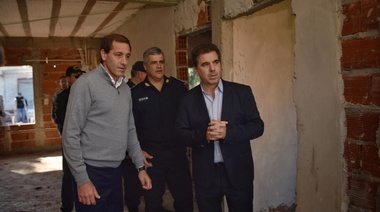 Pasaron la topadora por ocho "kioscos" donde vendían drogas en la periferia platense