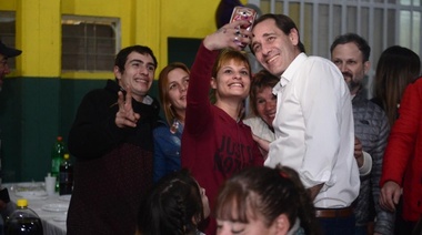 Se cantó la marcha peronista: Garro encabezó un acto de Juntos por el Cambio en Villa Elvira donde dijo que la oposición es el tren fantasma