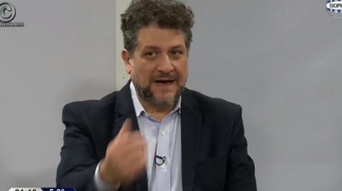 Para Arias, la Estatua se hizo los rulos con que iba a ser candidato a concejal:  "Nadie le prometió ningún lugar en la lista, no se qué película se habrá hecho"