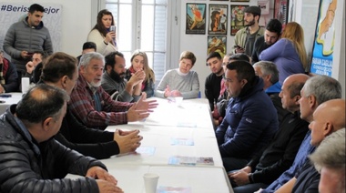En Berisso, Cagliardi sumó el apoyo de 27 dirigentes gremiales de la Región