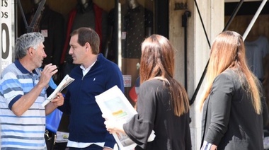 Garro con comerciantes de calle 12: "La prioridad es el empleo genuino"