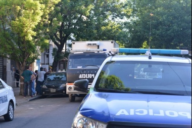 Violaron a una mujer de 85 años durante un asalto en el barrio platense de San Carlos