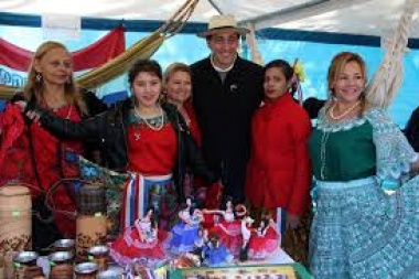 Garro grabó mensaje en guaraní para pedir el voto de la comunidad paraguaya
