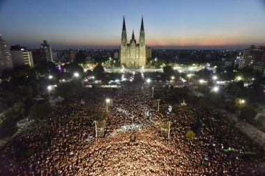 Lo que teníamos acá era un lujo: más de 200 mil personas en la Plaza por un show bien platense