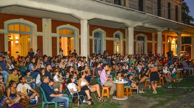 La Muni platense pasará cine del bueno, gratis y al aire libre durante todo el verano