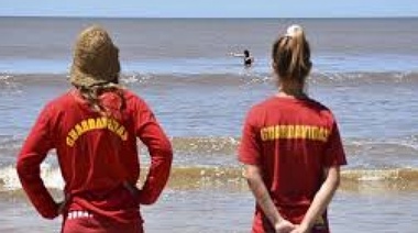 Bañeros son los que bañan: feliz día del Guardavidas